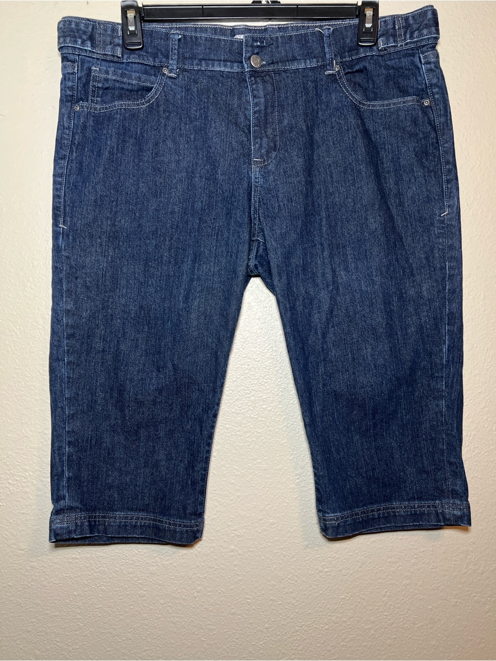 Old Navy The Sweetheart Capri Jeans Womens 16 Blue  Classic Rise
